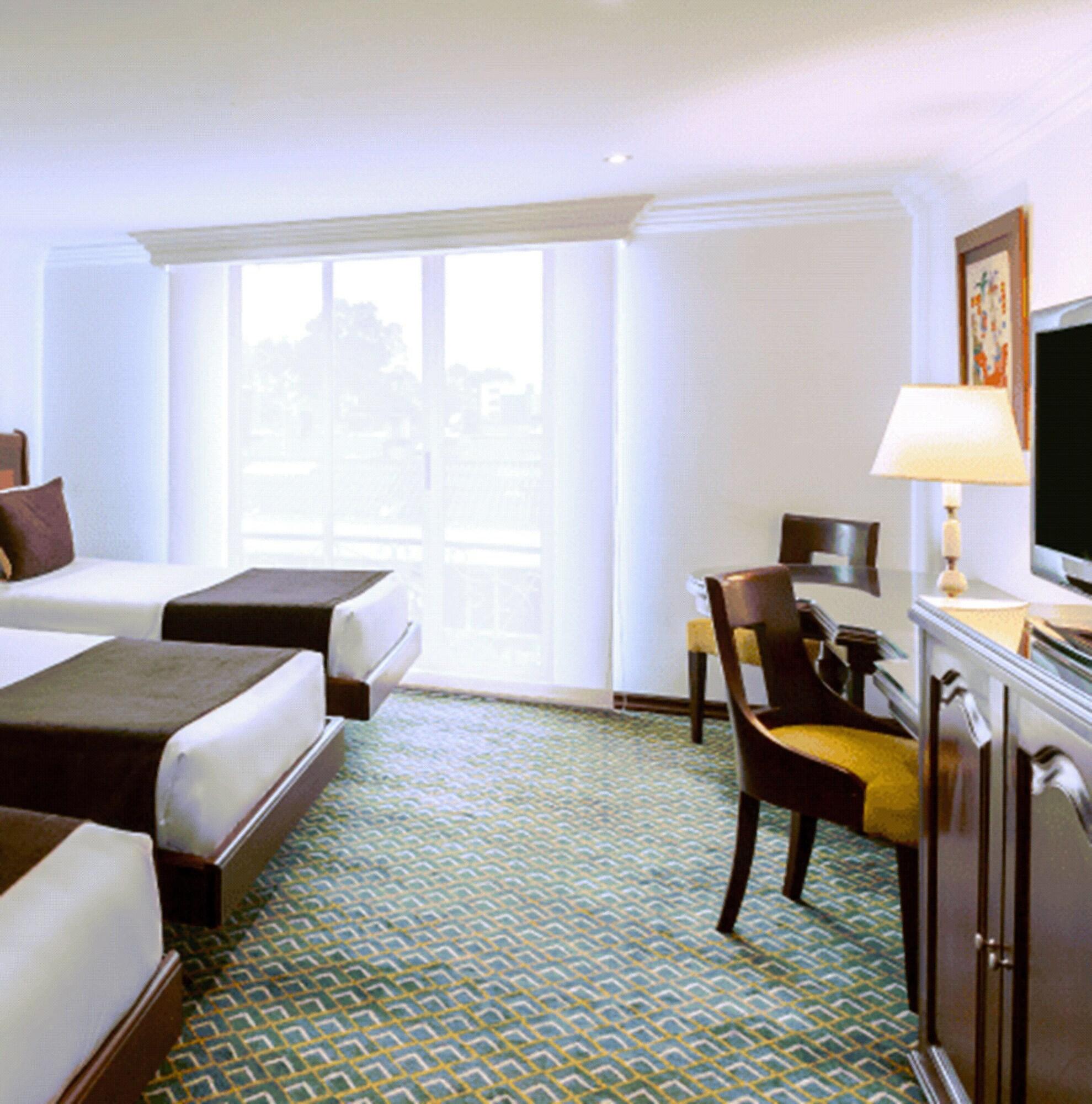 Hotel Embassy Park Богота Экстерьер фото