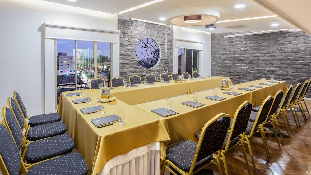 Hotel Embassy Park Богота Экстерьер фото