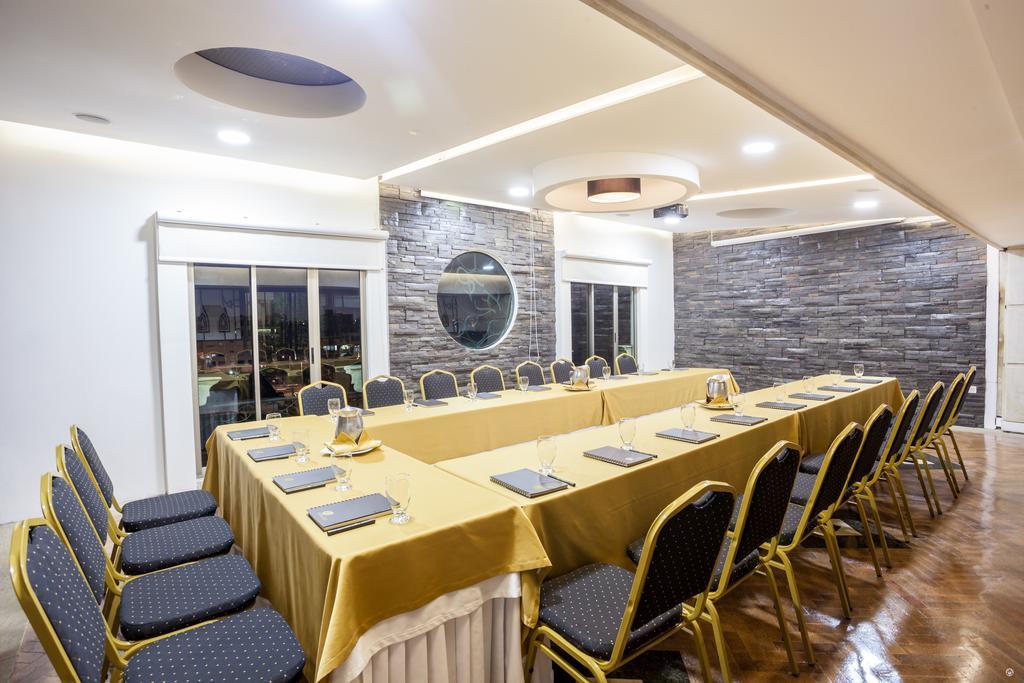 Hotel Embassy Park Богота Экстерьер фото